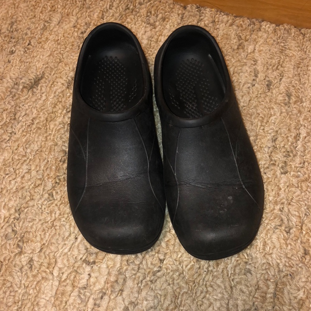 Tredsafe clogs. Restaurant safe working shoes.
